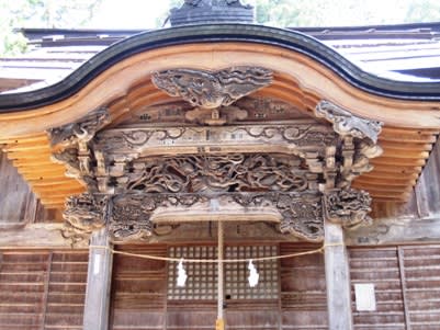 湯澤神社の彫り物